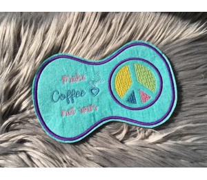 Stickserie ITH - Mug Rug Set Geek